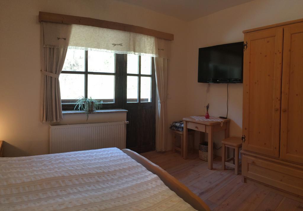 Apartments Pod Macesnovo Streho Solčava Zimmer foto